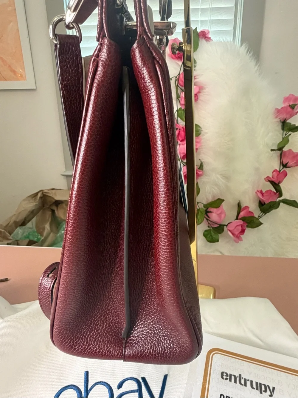 Gucci Zumi Grained Leather Medium Top Handle Shoulder Bag Burgundy Entrupy COA